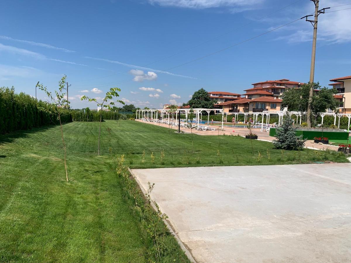 Apartcomplex Chateau Acheloj Exteriér fotografie