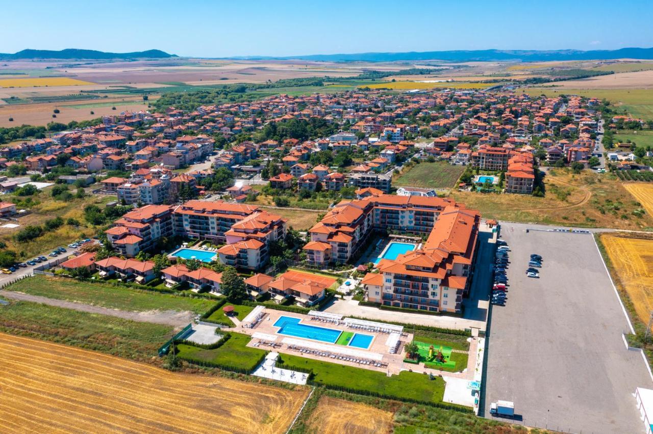 Apartcomplex Chateau Acheloj Exteriér fotografie