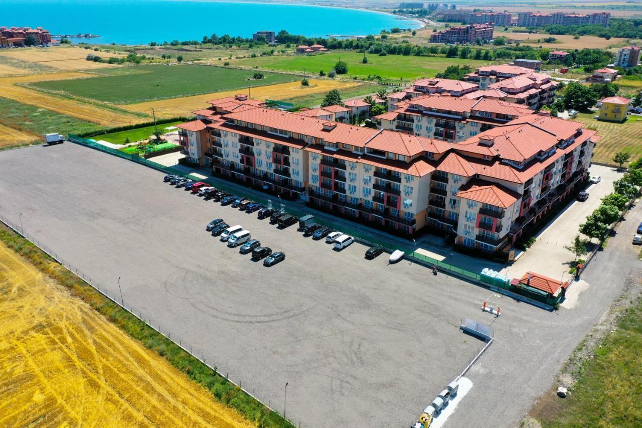 Apartcomplex Chateau Acheloj Exteriér fotografie