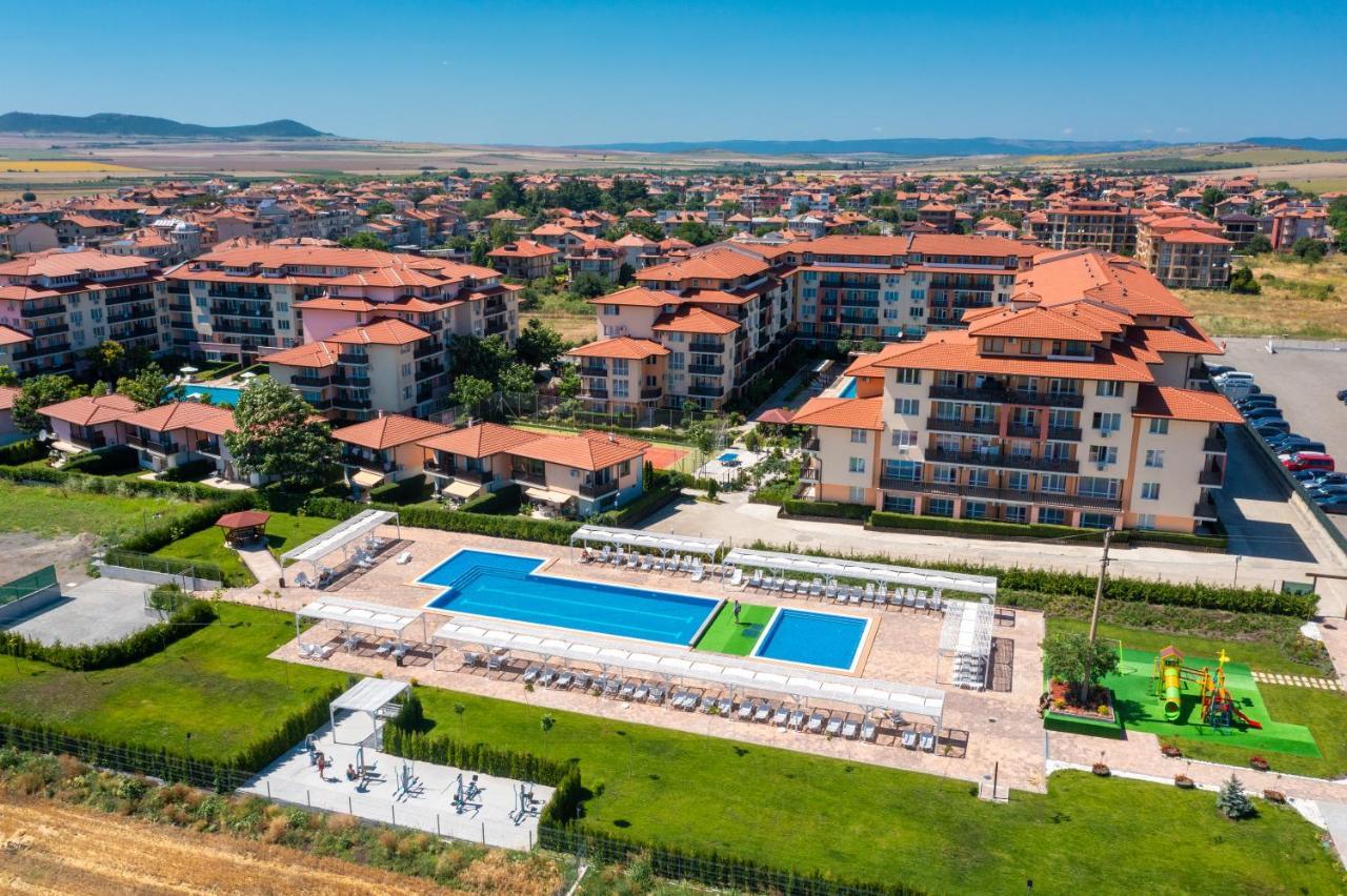 Apartcomplex Chateau Acheloj Exteriér fotografie