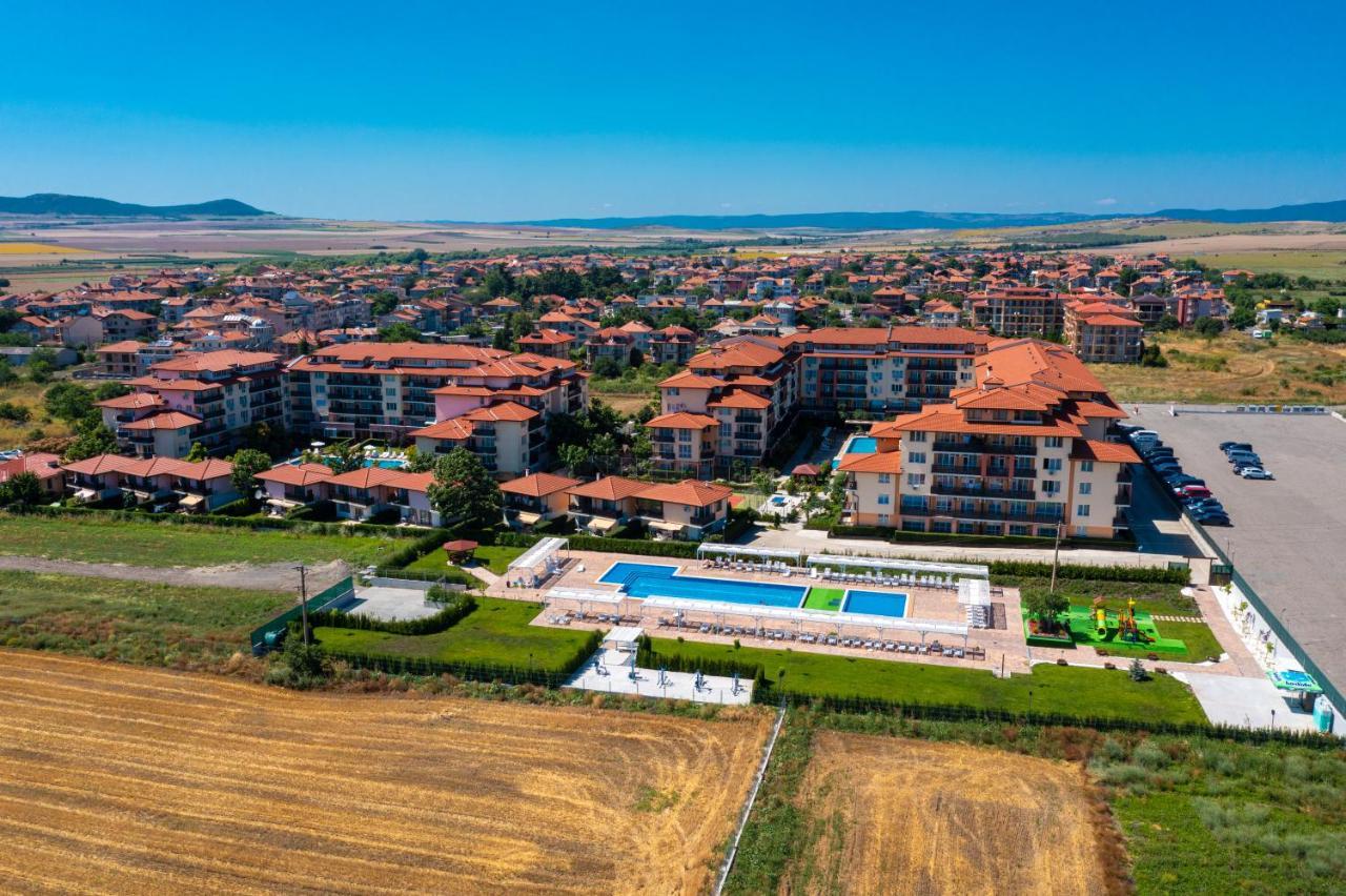 Apartcomplex Chateau Acheloj Exteriér fotografie