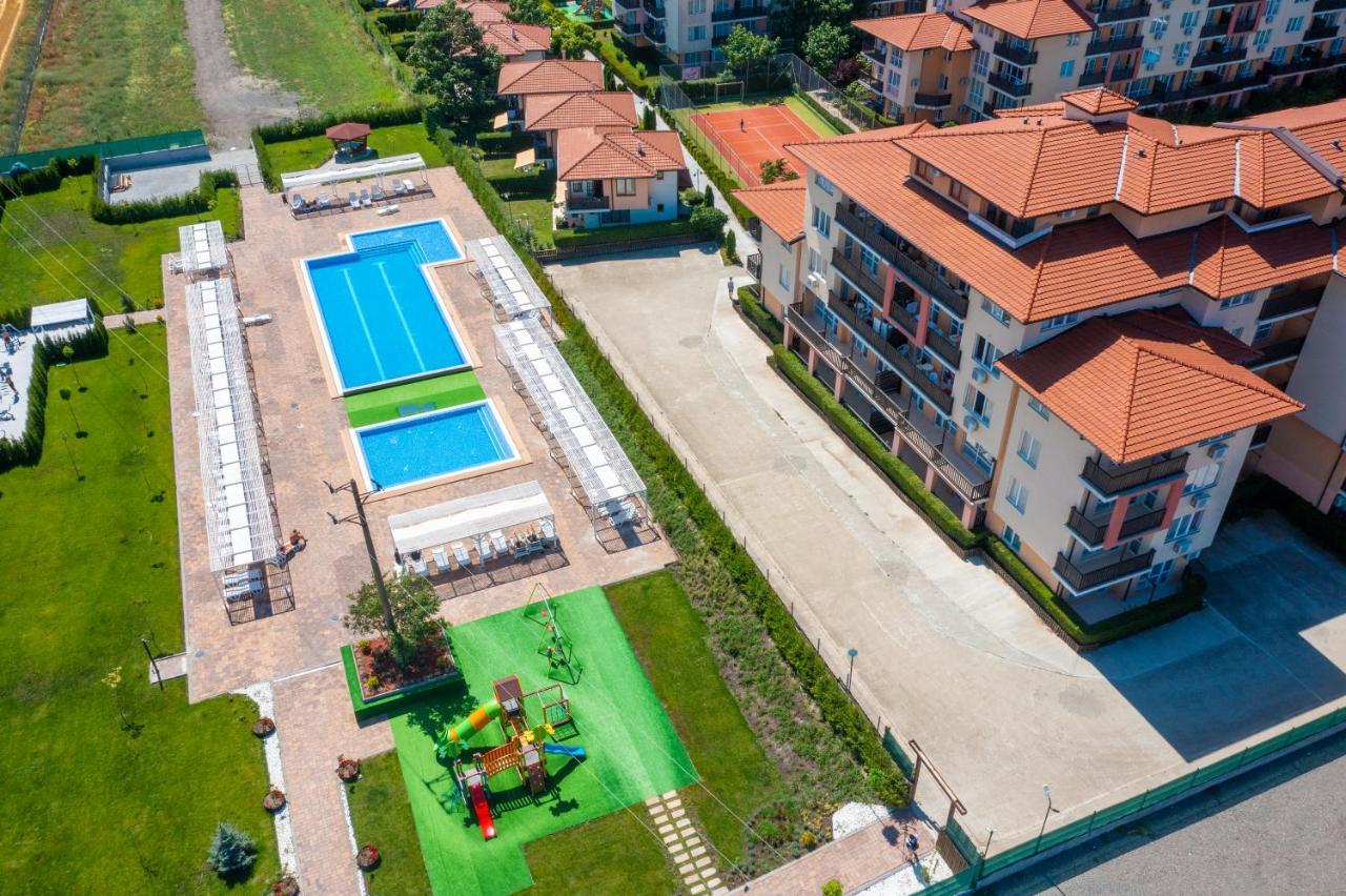 Apartcomplex Chateau Acheloj Exteriér fotografie