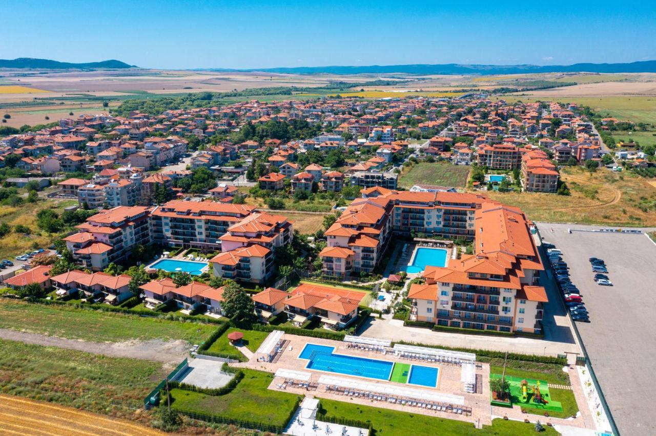 Apartcomplex Chateau Acheloj Exteriér fotografie