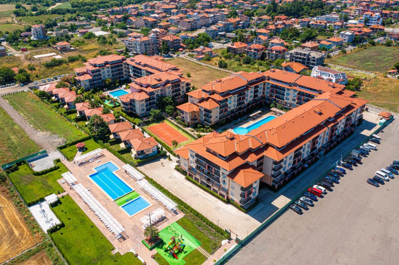 Apartcomplex Chateau Acheloj Exteriér fotografie
