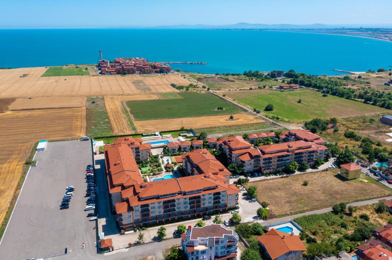 Apartcomplex Chateau Acheloj Exteriér fotografie