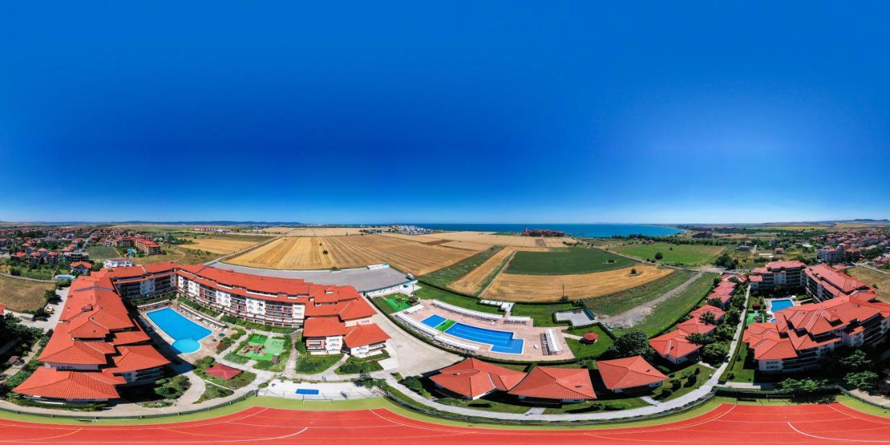 Apartcomplex Chateau Acheloj Exteriér fotografie