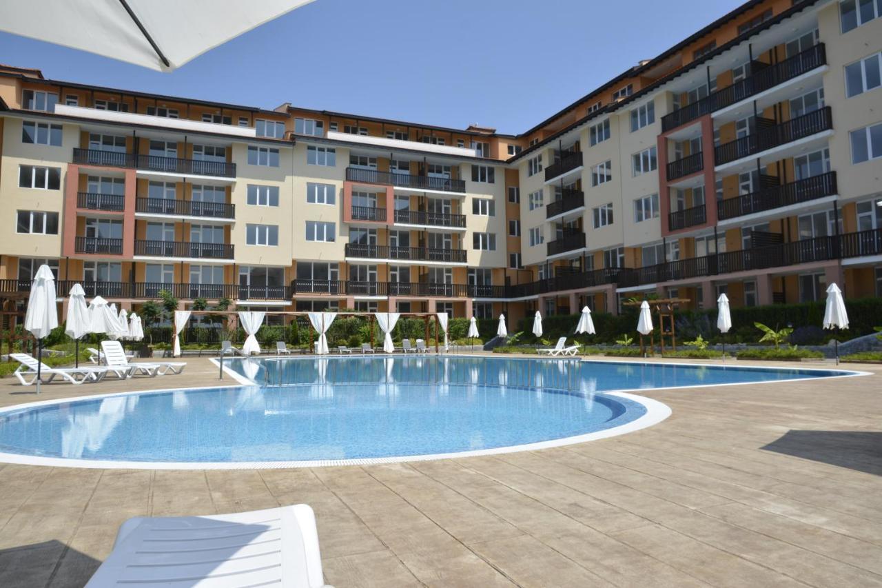 Apartcomplex Chateau Acheloj Exteriér fotografie